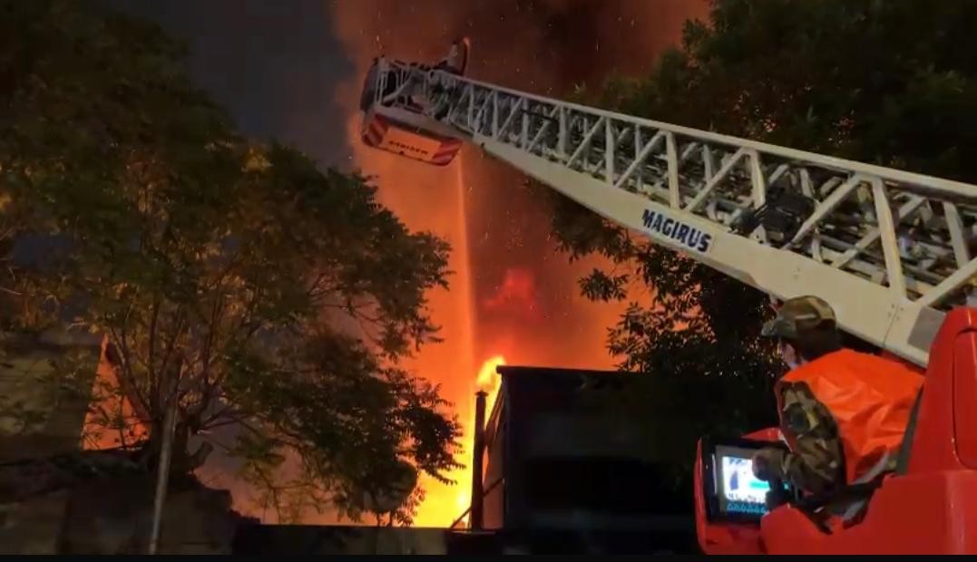 FHN "Ağ çiçəyim"dəki yanğınla bağlı məlumat yaydı - YENİLƏNİB (FOTOLAR-VİDEO)